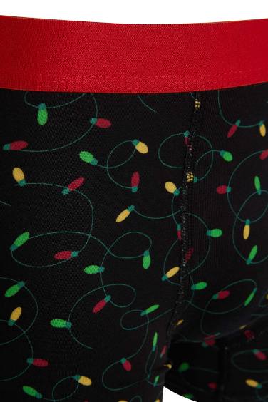 بوكسر قصة عادية