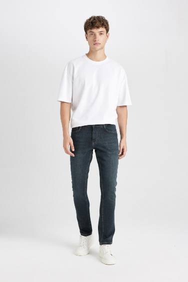 سروال جينز جينز بيدرو سليم فيت بساق ضيق