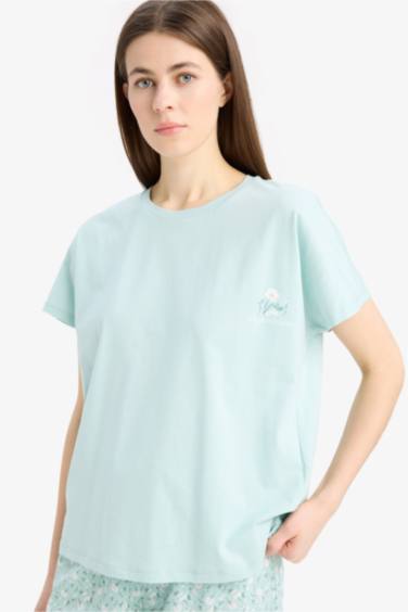 Pijama Takımı Kısa Kollu Üst Beli Lastikli Kapri Altı-Fall in Love