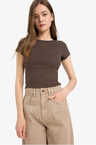 Fitted Ribbed Short Sleeve T-Shirt