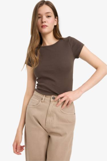 Fitted Ribbed Short Sleeve T-Shirt