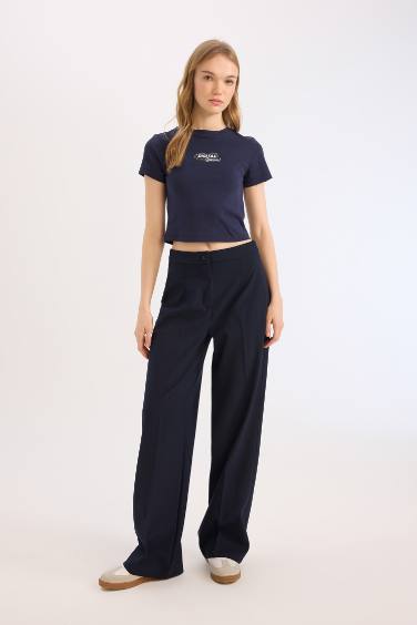 تيشيرت سليم فيت مضلع بطبعة حروف