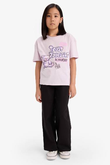 تيشيرت بناتي نص كم بطبعة شعار قصة مريحة