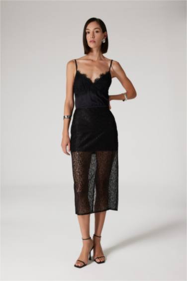 Sorbe x DeFacto Scoop Neck Lace Satin Blouse