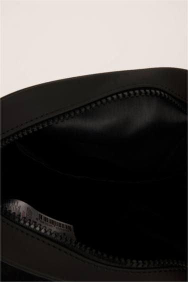 جنطة كروس بودي رجالي جلد صناعي