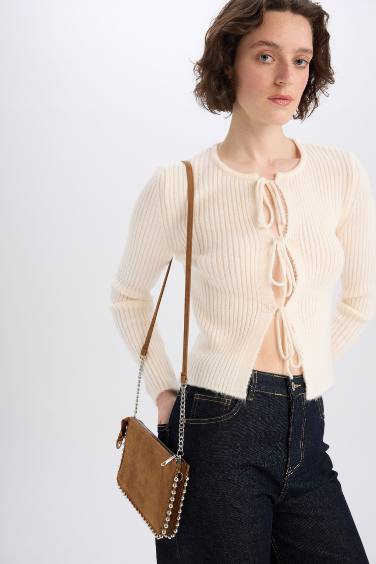 Женская сумка через плечо из искусственной кожи с заклепками