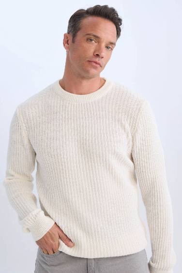 Standard Fit Crew Neck Knitwear Pullover