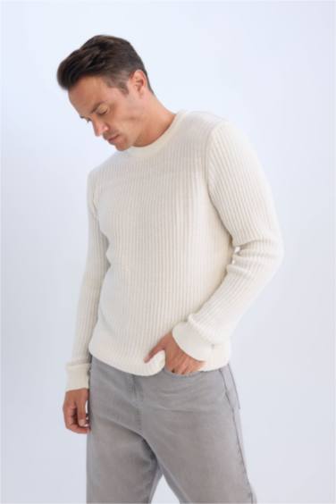 Standart Fit Bisiklet Yaka Dokulu Triko Kazak