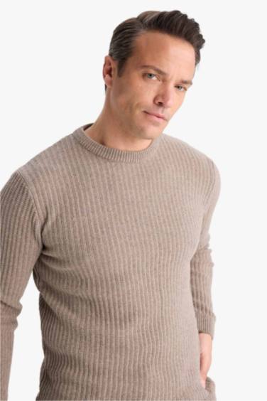 Standart Fit Bisiklet Yaka Basic Dokulu Triko Kazak