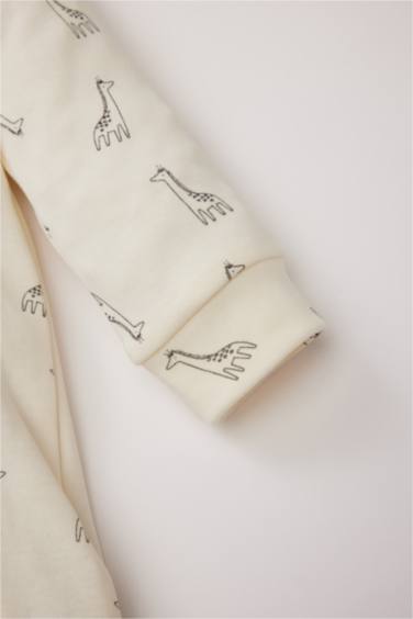 بدلة أولاد بطبعة زرافة بسحاب