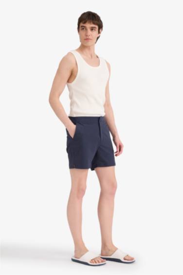 شورت بحر قصير ببطانة شبكية بازرار