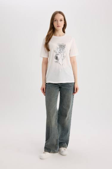 تيشيرت نص كم مطبوع قصة عادية بياقة مستديرة