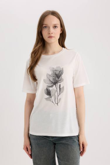 تيشيرت نص كم مطبوع قصة عادية بياقة مستديرة