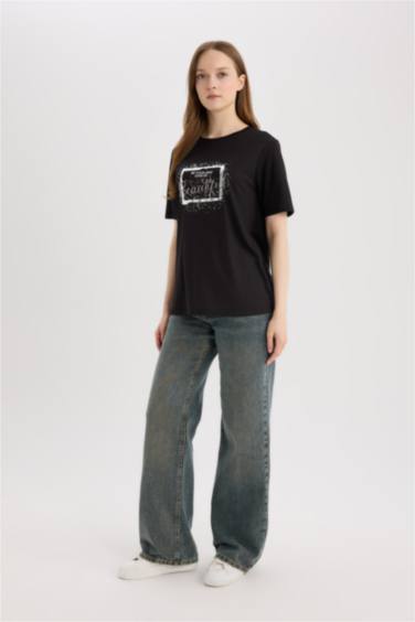 Traditional Regular Fit Crew Neck Short Sleeve T-Shirt