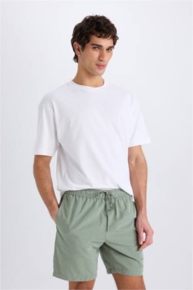 شورت سباحة قصير قصة عادية