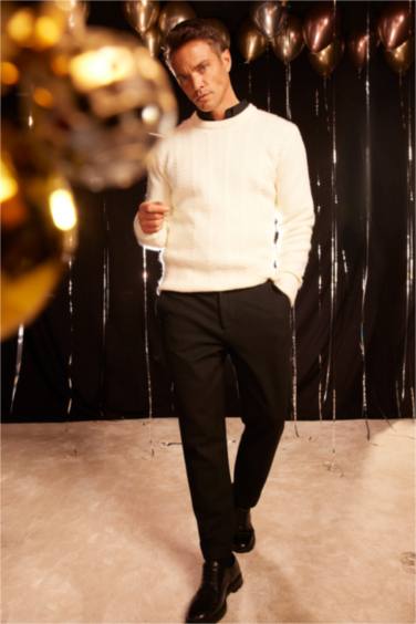 Standard Fit Crew Neck Knitwear Pullover