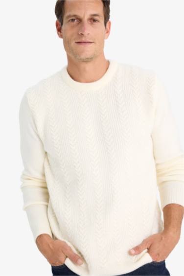 Standard Fit Crew Neck Knitwear Pullover