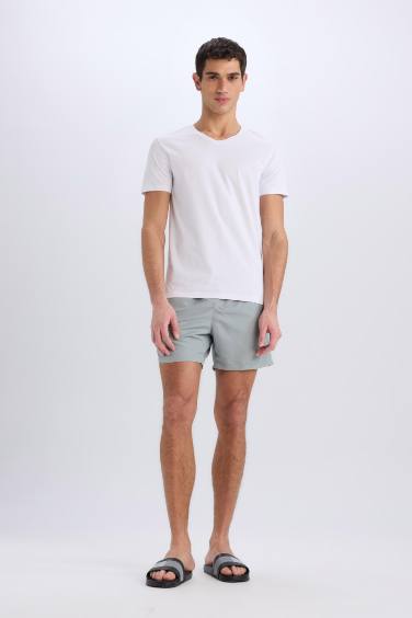 شورت سباحة قصير