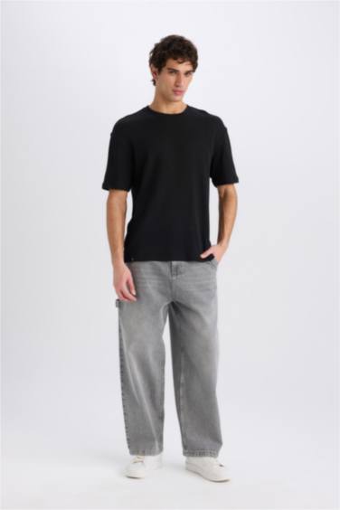 Boxy Fit Crew Neck Short Sleeve Black T-Shirt