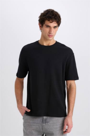 Boxy Fit Crew Neck Short Sleeve Black T-Shirt