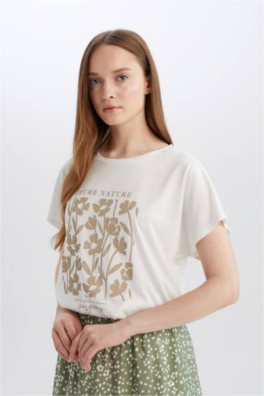Traditional Regular Fit Floral Short Sleeve T-Shirt