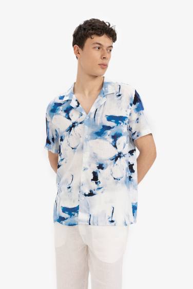 Рубашка с летним рисунком, с коротким рукавом и воротником поло