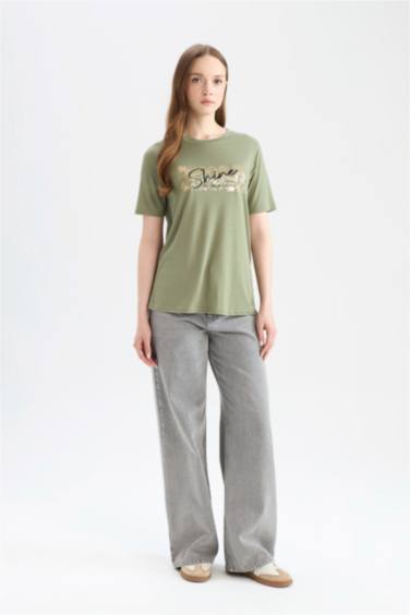 Traditional Regular Fit Crew Neck Short Sleeve T-Shirt