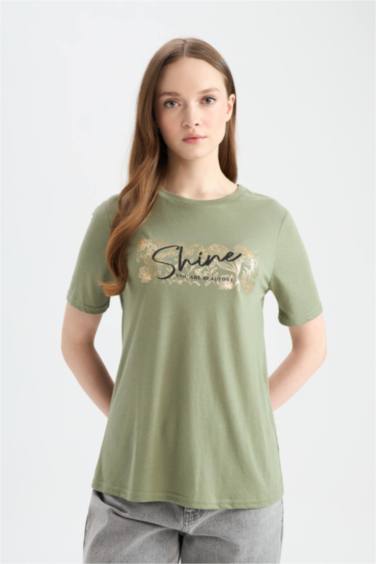 Traditional Regular Fit Crew Neck Short Sleeve T-Shirt