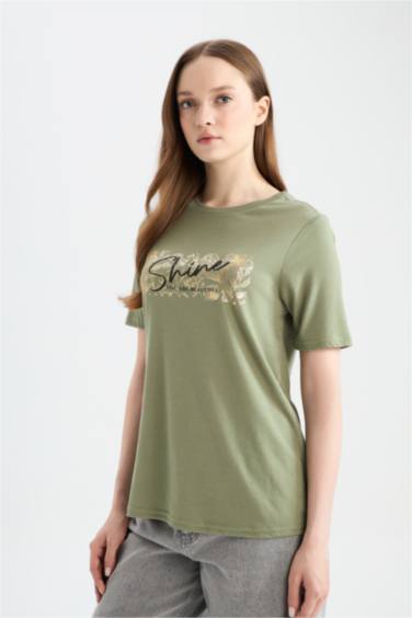 Traditional Regular Fit Crew Neck Short Sleeve T-Shirt