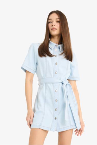 %100 Pamuk Polo Yaka Düğmeli Kuşaklı Kısa Kollu Mini Jean Elbise - Görsel 4