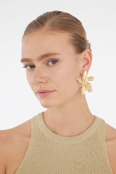 Woman Flower Motif Matte Gold Earring