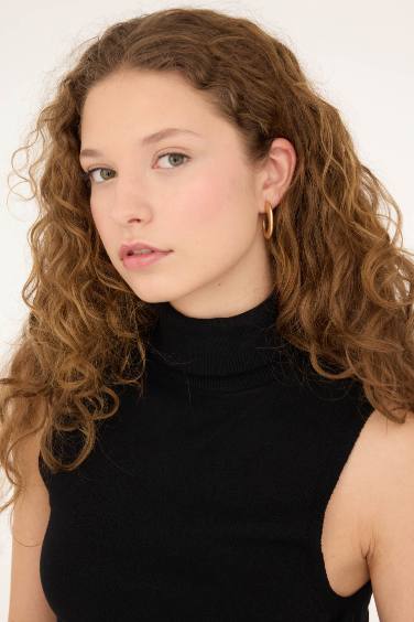 Woman 2 Piece Matte Gold Earrings