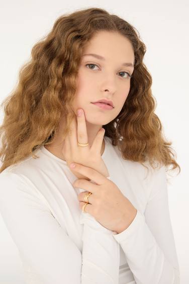 خاتم حريمي ذهبي غير لامع - 4 قطع