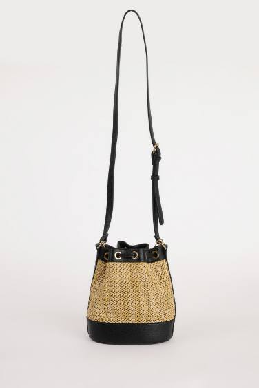 جنطة كتف نسائي قش