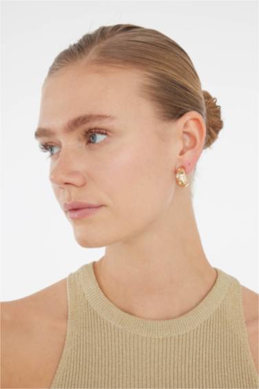 Woman 2 Piece Stoned Gold Earrings