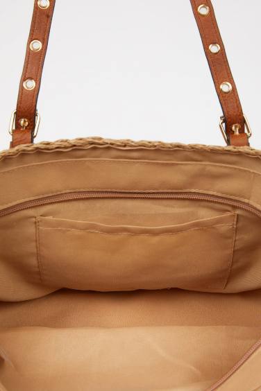 حقيبة كتف نسائية من القش