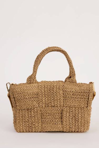 Женская сумка через плечо из соломы