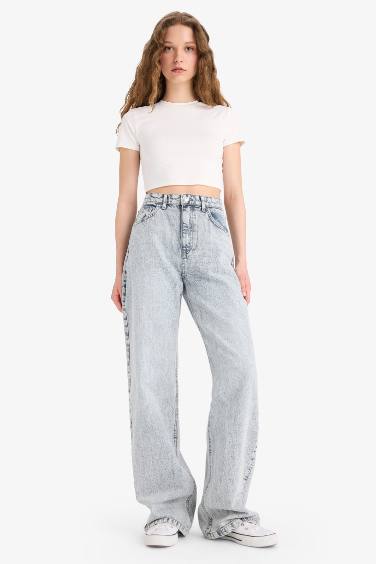 بنطلون جينز برجل واسع