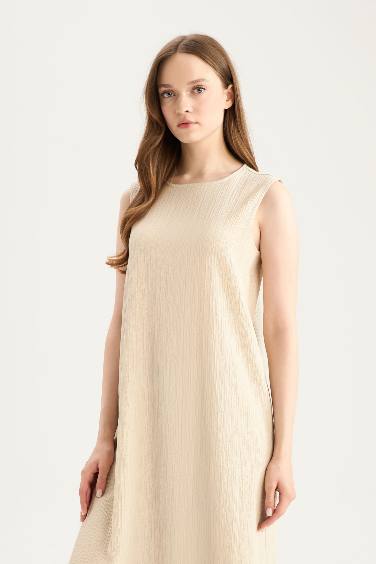 فستان بدون أكمام قصة عادية برقبة مستديرة