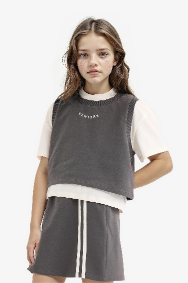 Девичий комплект из 3 предметов, футболка с коротким рукавом, топ без рукавов с принтом, с юбкой на резинке