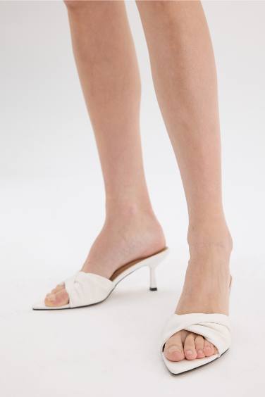 صندل حريمي أبيض بكعب عالي جلد صناعي