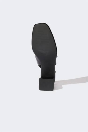 Woman Faux Leather Heeled Sandals