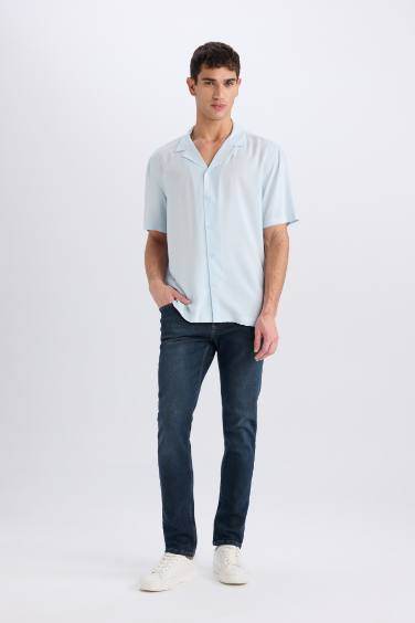 Chemise à manches courtes et coupe régulière