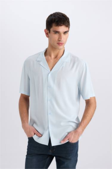 Chemise à manches courtes et coupe régulière