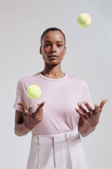 Спортивная футболка с круглым вырезом и коротким рукавом