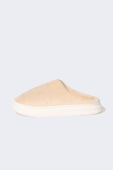 Woman Flat Sole Home Slipper
