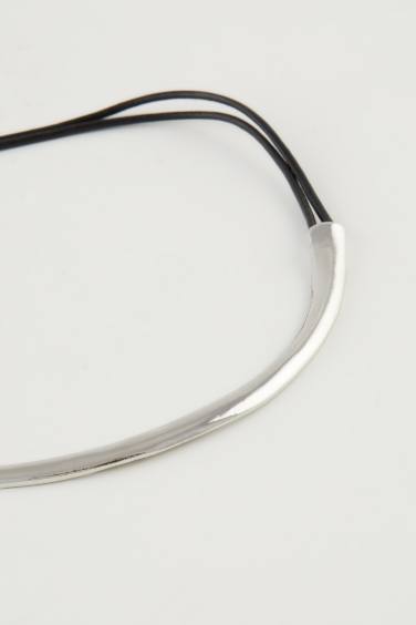 قلادة نسائي فضي