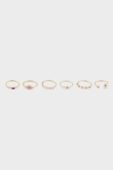 Woman 6 Piece Gold Rings