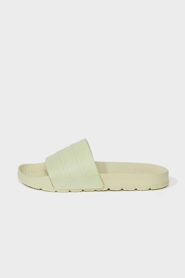 شبشب نسائي إيفا بكعب مسطح بشريط مزدوج