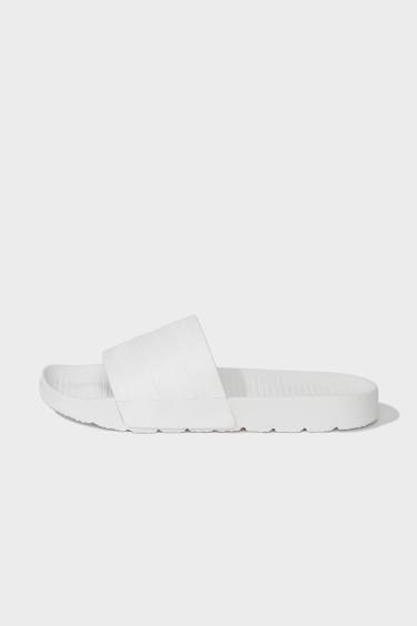 شبشب نسائي إيفا بكعب مسطح بشريط مزدوج